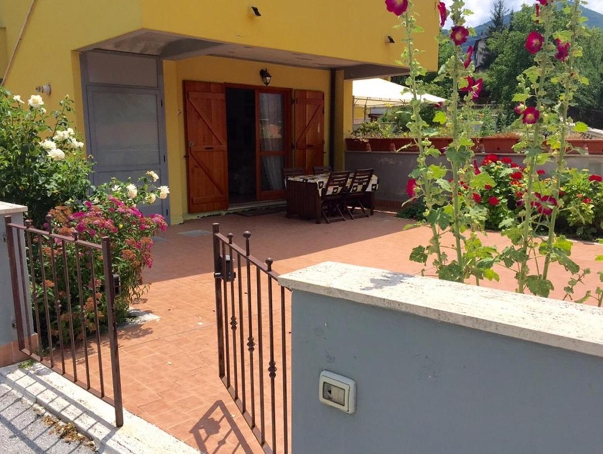 4Flats In Orto Di Venanzio Apartment Бареа Екстериор снимка