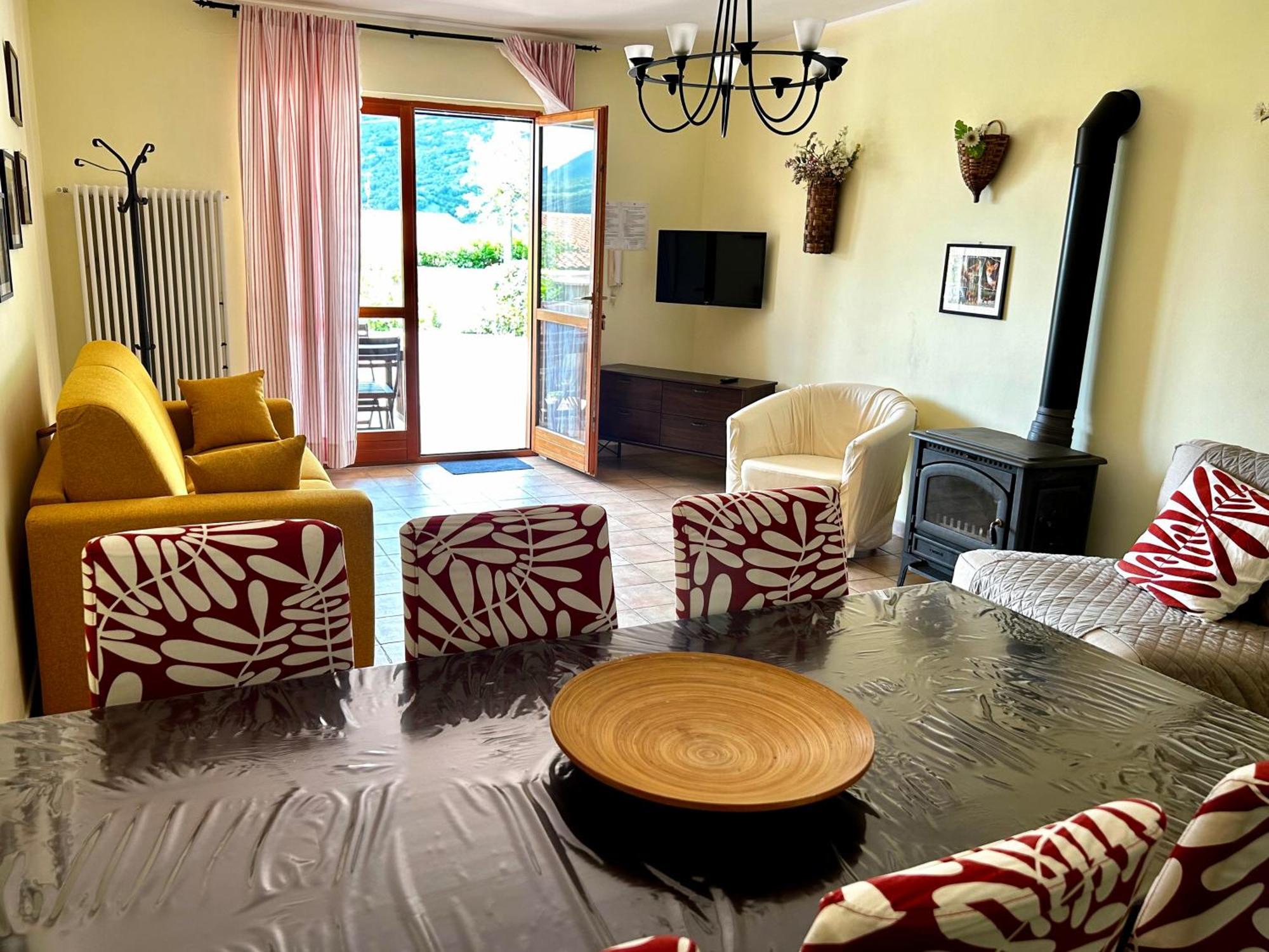 4Flats In Orto Di Venanzio Apartment Бареа Стая снимка