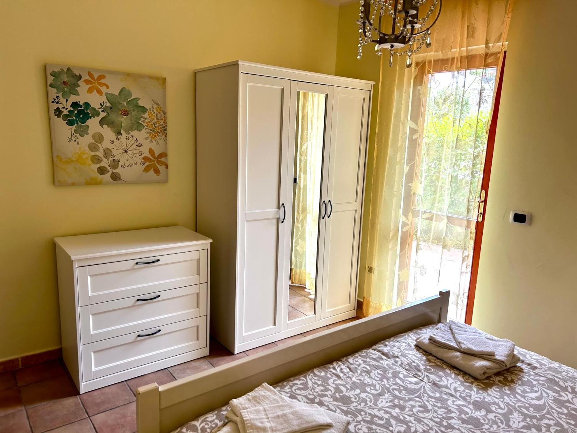 4Flats In Orto Di Venanzio Apartment Бареа Екстериор снимка