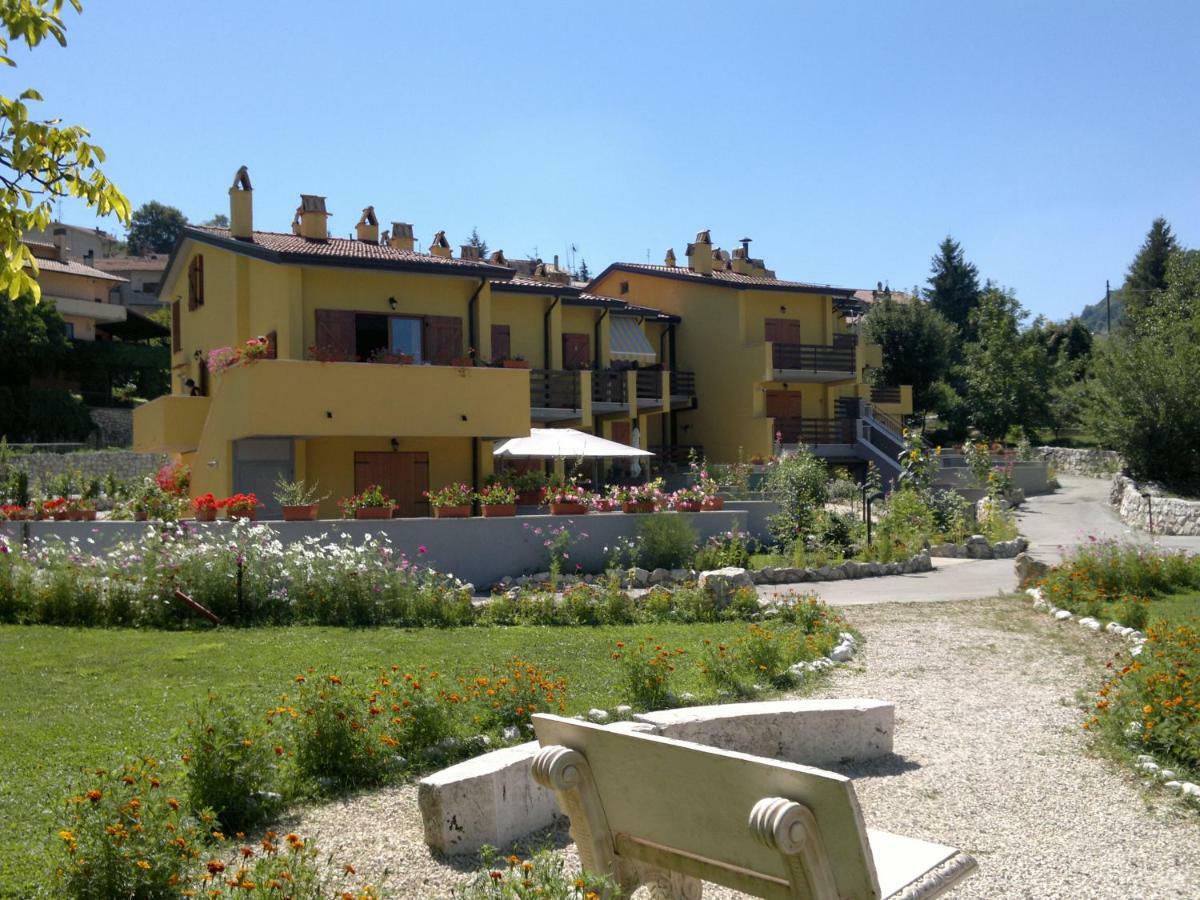 4Flats In Orto Di Venanzio Apartment Бареа Екстериор снимка
